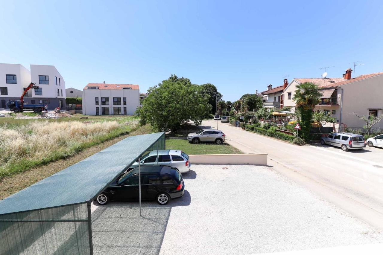 Sunshine Apartments Funtana With Balcony And Sea View Kültér fotó