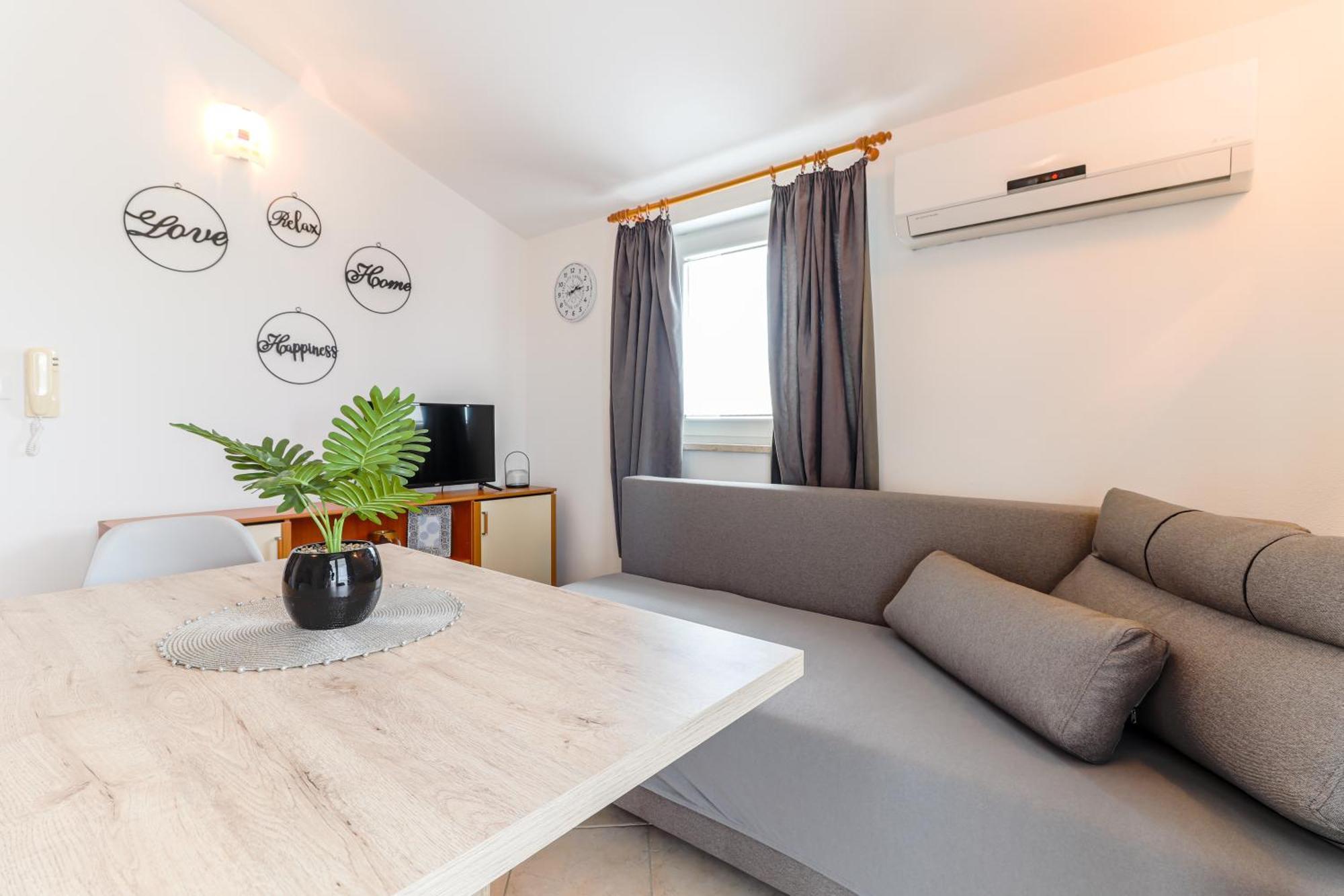 Sunshine Apartments Funtana With Balcony And Sea View Kültér fotó